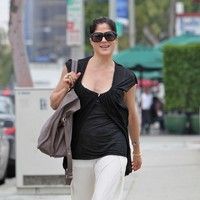 Selma Blair leaves Urth Caffe photos | Picture 78960